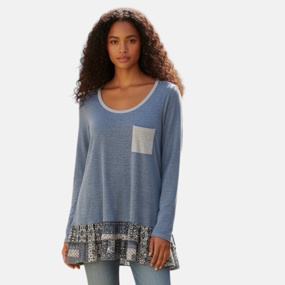 easel Blue Knit Scoop Neck Top with Printed Hem